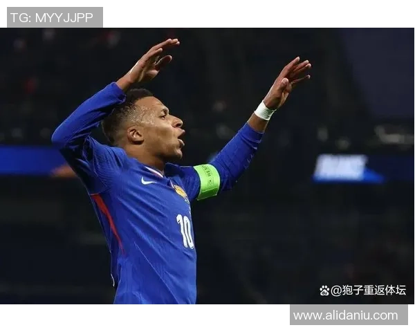 姆巴佩领衔法国队冲击世界杯冠军前景分析与个人成长之路探讨