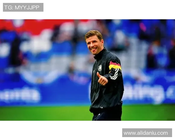 诺伊尔的传奇之路：从青涩少年到世界最佳门将的蜕变与荣耀